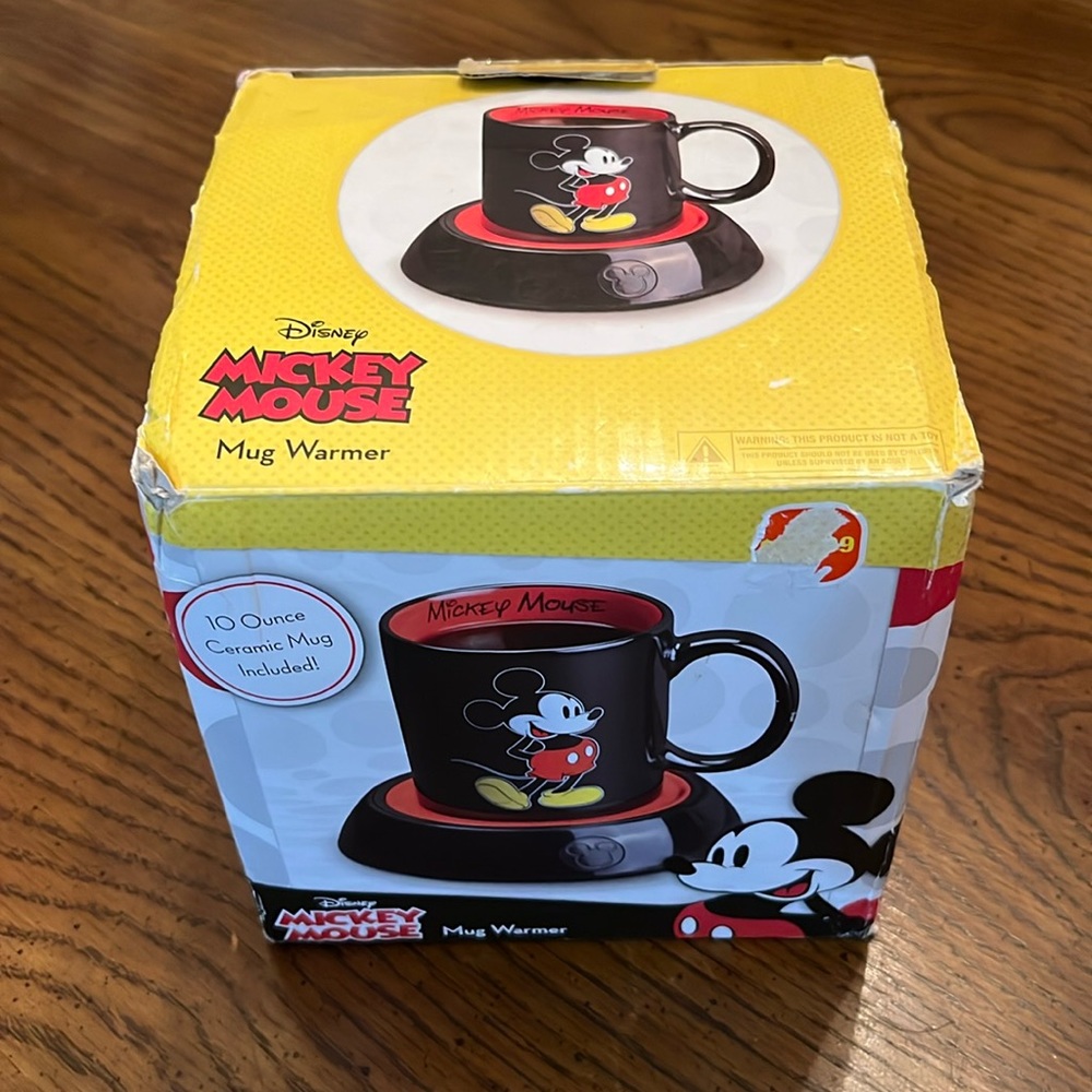 Disney Mickey Mouse mug and mug‎ warmer